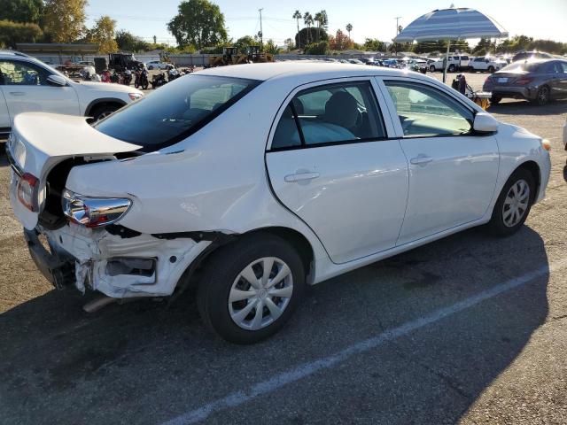 5YFBU4EE8DP106572 - 2013 TOYOTA COROLLA BASE WHITE photo 3