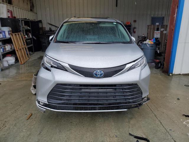 5TDYRKEC9NS091684 - 2022 TOYOTA SIENNA XLE ვერცხლისფერი ფოტო 5