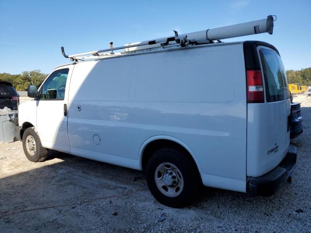 1GCWGFCB3C1125739 - 2012 CHEVROLET EXPRESS G2 WHITE photo 2