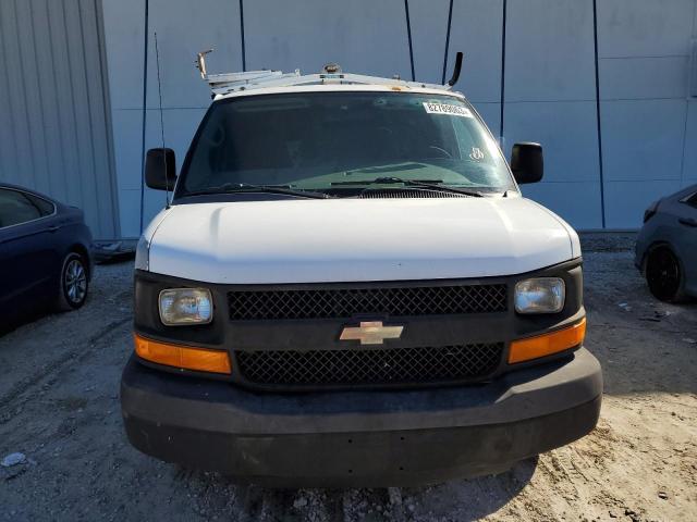 1GCWGFCB3C1125739 - 2012 CHEVROLET EXPRESS G2 WHITE photo 5