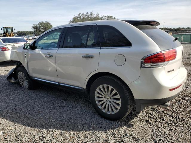 2LMDJ6JK0BBJ29665 - 2011 LINCOLN MKX WHITE photo 2