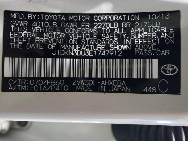 JTDKN3DU3E1747912 - 2014 TOYOTA PRIUS WHITE photo 13