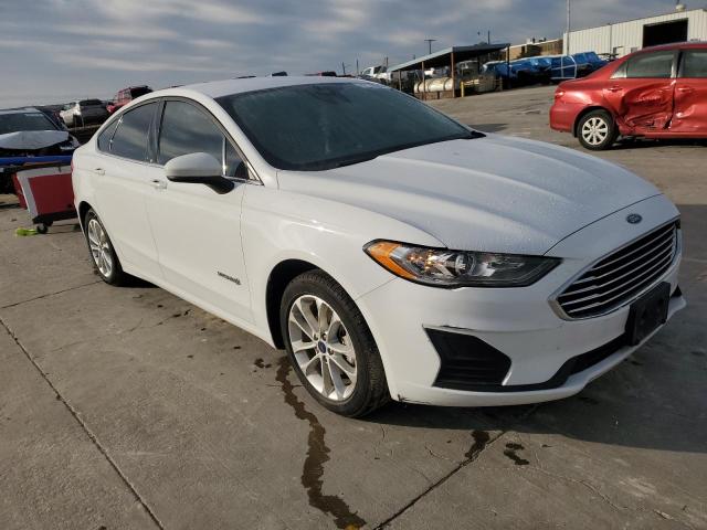 3FA6P0LU0KR241313 - 2019 FORD FUSION SE WHITE photo 4