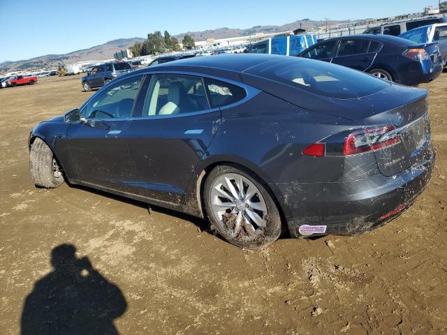 5YJSA1E24JF285651 - 2018 TESLA MODEL S 灰色 照片 2