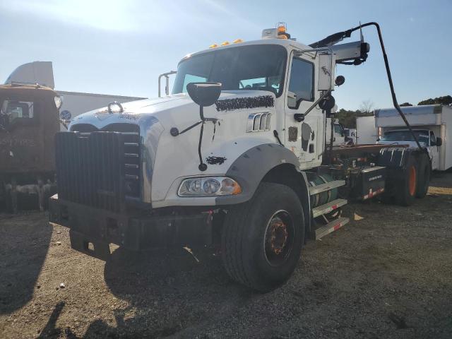 1M2AX18C0CM015126 - 2012 MACK 800 GU800 WHITE photo 2