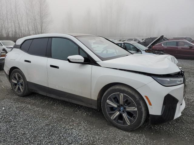 WB523CF04PCL67044 - 2023 BMW IX XDRIVE50 WHITE photo 4