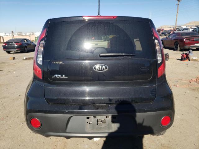 KNDJN2A29J7596963 - 2018 KIA SOUL BLACK photo 6