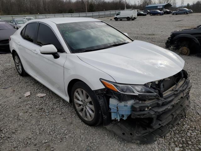 4T1B11HK3KU242368 - 2019 TOYOTA CAMRY L WHITE photo 4