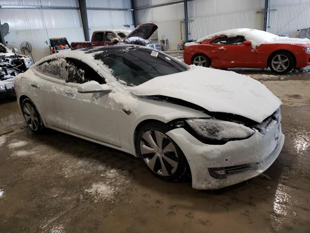 5YJSA1E22LF413176 - 2020 TESLA MODEL S WHITE photo 4