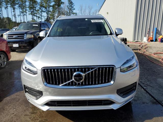 YV4A221K5N1778304 - 2022 VOLVO XC90 T6 MOMENTUM SILVER photo 5