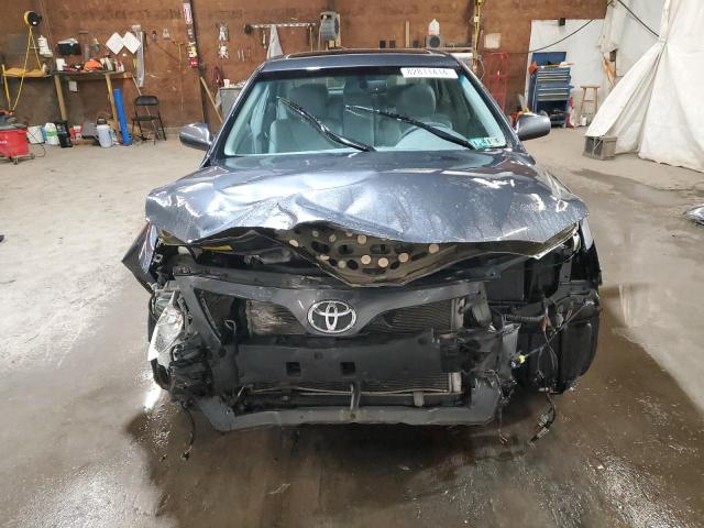 4T1BK3EK5BU615794 - 2011 TOYOTA CAMRY SE ნაცრისფერი ფოტო 5