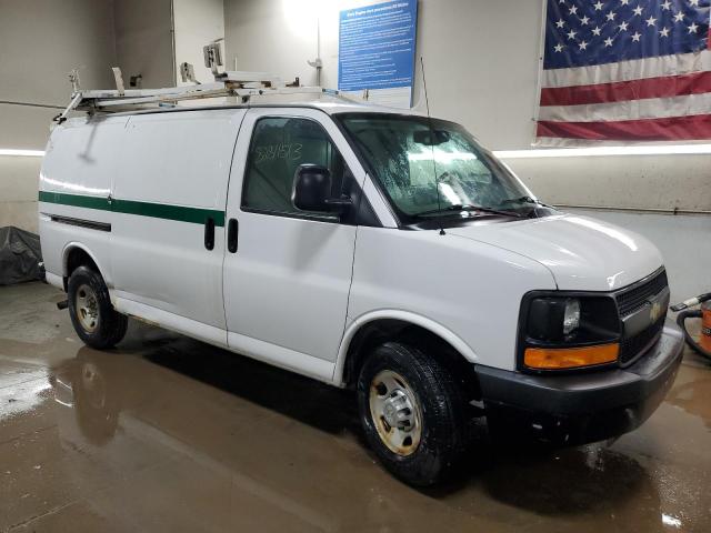 1GCWGFCA2C1198365 - 2012 CHEVROLET EXPRESS G2 WHITE photo 4