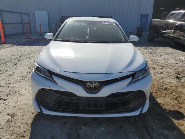 4T1C11AK7LU918644 - 2020 TOYOTA CAMRY LE WHITE photo 5