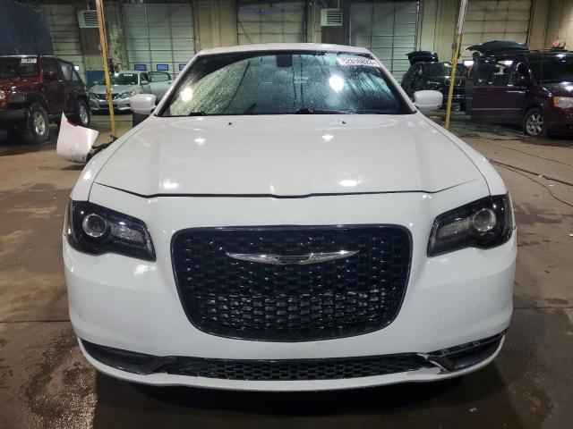 2C3CCABGXFH808188 - 2015 CHRYSLER 300 S WHITE photo 5