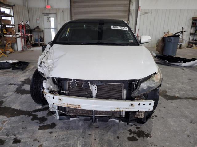 JTKJF5C70B3001801 - 2011 TOYOTA SCION TC 白色 照片 5