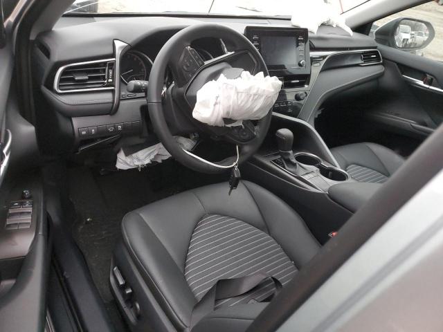 4T1G11AK2RU849341 - 2024 TOYOTA CAMRY SE NIGHT SHADE SILVER photo 8