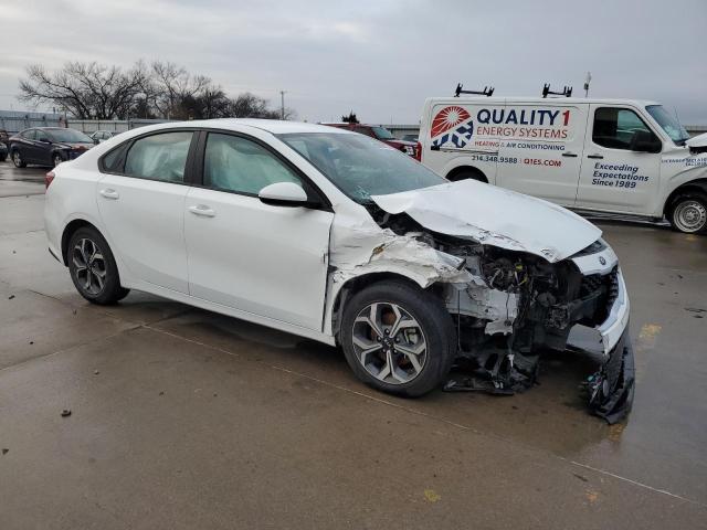 3KPF24AD8ME357856 - 2021 KIA FORTE FE WHITE photo 4