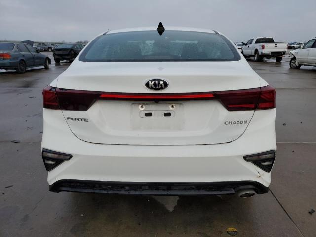 3KPF24AD8ME357856 - 2021 KIA FORTE FE WHITE photo 6