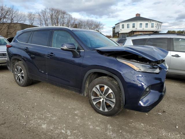 5TDGZRAH3NS553551 - 2022 TOYOTA HIGHLANDER XLE BLUE photo 4