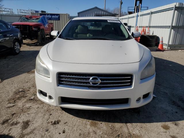 1N4AA5AP8AC841807 - 2010 NISSAN MAXIMA S WHITE photo 5