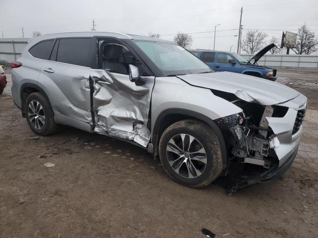 5TDHBRCH2LS513982 - 2020 TOYOTA HIGHLANDER HYBRID XLE SILVER photo 4