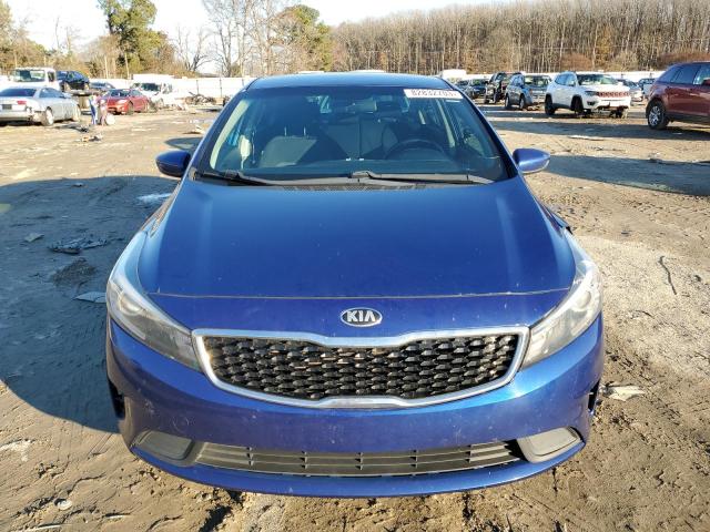 3KPFL4A77JE280142 - 2018 KIA FORTE LX BLUE photo 5