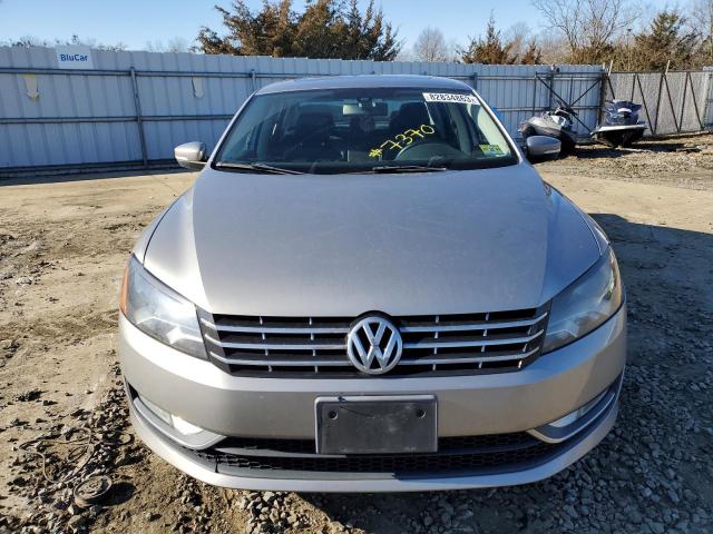 1VWCP7A39DC137370 - 2013 VOLKSWAGEN PASSAT SEL SILVER photo 5