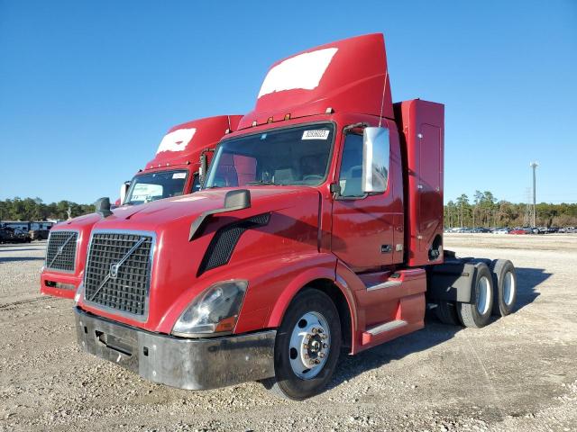 4V5NC9UG6GN929891 - 2016 VOLVO VN VNL RED photo 2