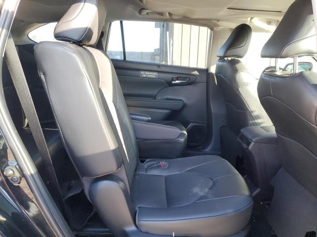 5TDGZRBH5NS246025 - 2022 TOYOTA HIGHLANDER XLE BLACK photo 11