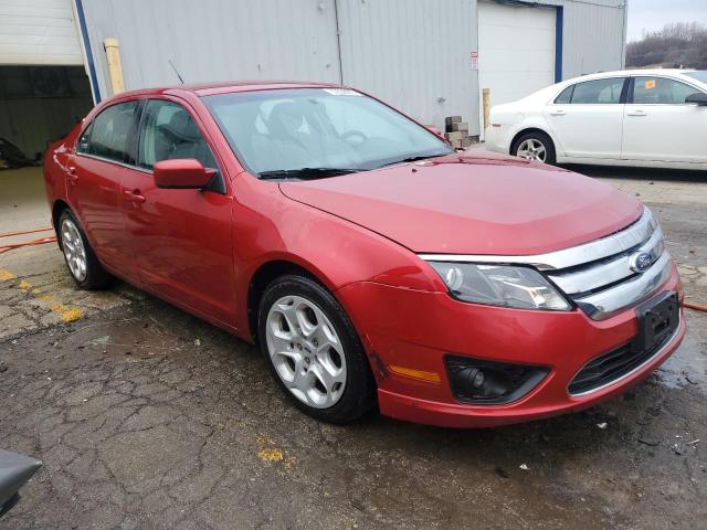 3FAHP0HA3BR115048 - 2011 FORD FUSION SE RED photo 4