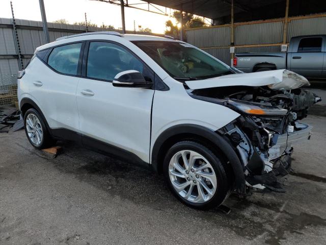 1G1FY6S08P4142577 - 2023 CHEVROLET BOLT EUV LT WHITE photo 4