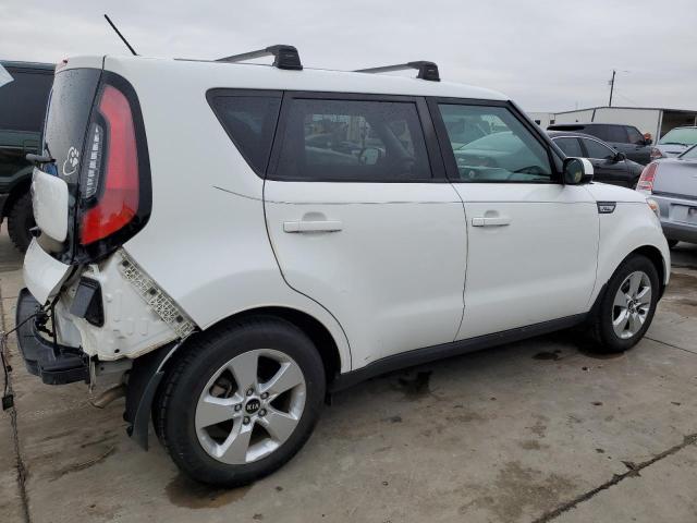 KNDJN2A2XJ7898715 - 2018 KIA SOUL WHITE photo 3