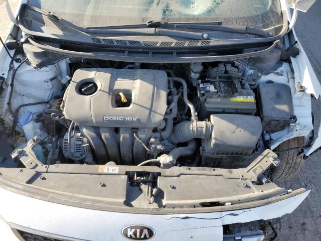 3KPFK4A79HE062314 - 2017 KIA FORTE LX WHITE photo 11