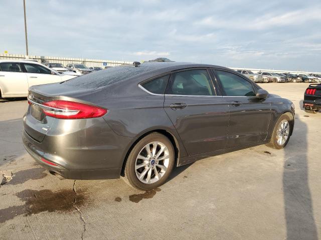 3FA6P0HD3HR187748 - 2017 FORD FUSION SE GRAY photo 3