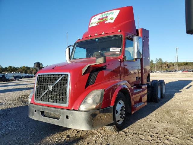 4V5NC9UG5GN929879 - 2016 VOLVO VN VNL RED photo 2