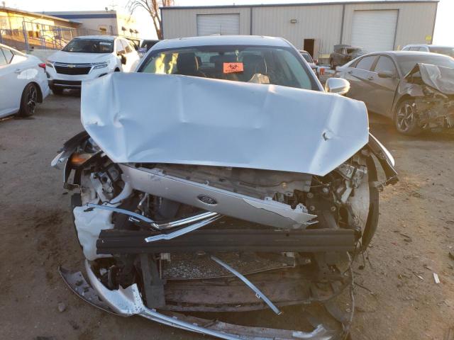 3FA6P0H75GR164190 - 2016 FORD FUSION SE SILVER photo 5