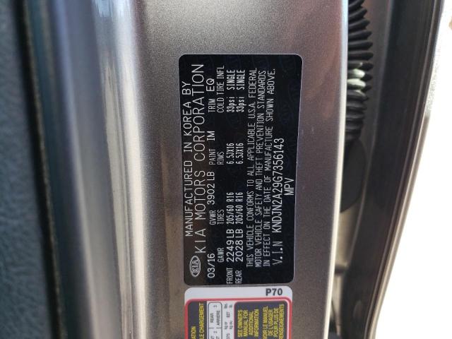 KNDJN2A29G7356143 - 2016 KIA SOUL GRAY photo 13