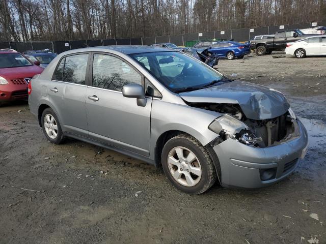 3N1BC11E47L426693 - 2007 NISSAN VERSA S GRAY photo 4