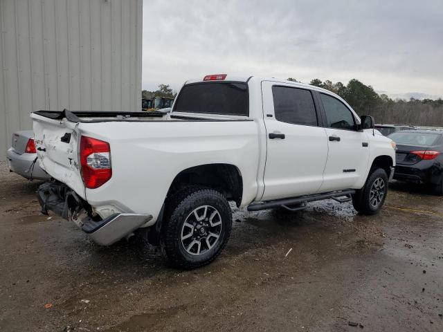 5TFDW5F16HX627253 - 2017 TOYOTA TUNDRA CREWMAX SR5 WHITE photo 3