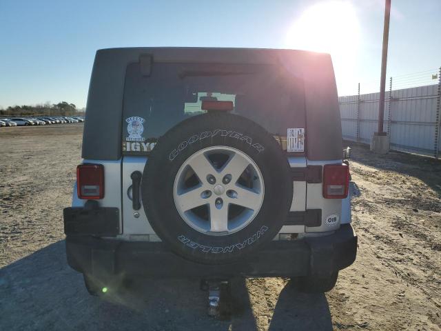 1J8GA59157L212298 - 2007 JEEP WRANGLER SAHARA SILVER photo 6