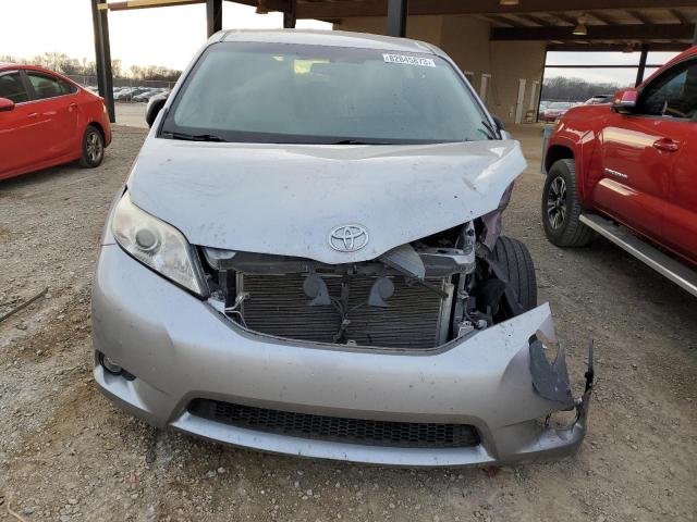 5TDZK3DC9FS686665 - 2015 TOYOTA SIENNA SILVER photo 5