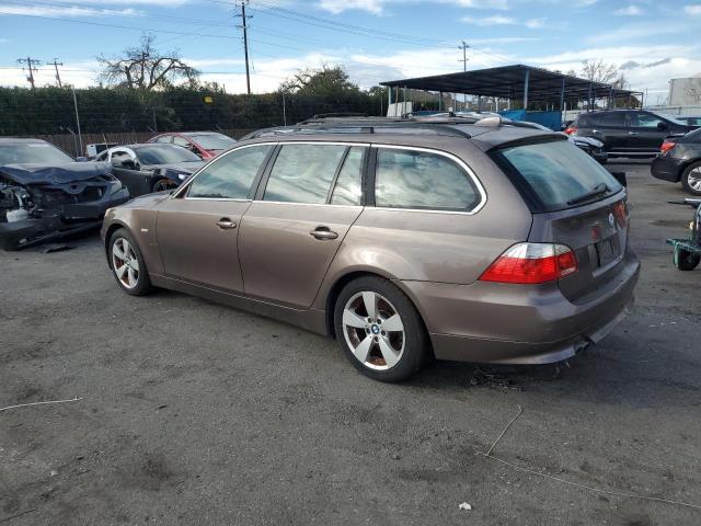 WBANN73596CN00668 - 2006 BMW 530 XIT BROWN photo 2