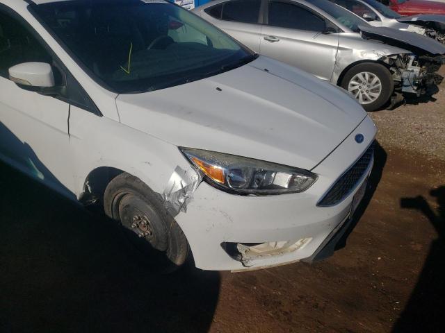 1FADP3F29FL302939 - 2015 FORD FOCUS SE WHITE photo 9