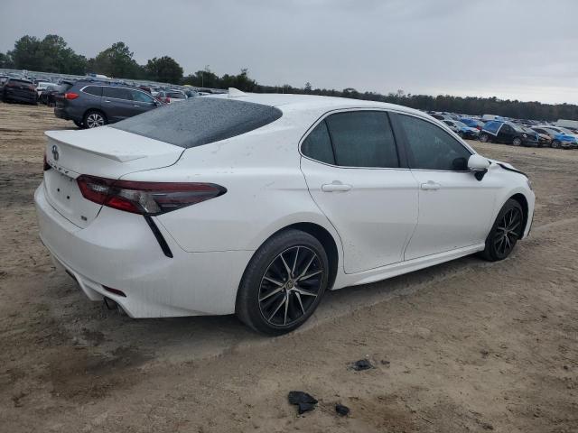 4T1G11AK9RU244071 - 2024 TOYOTA CAMRY SE NIGHT SHADE WHITE photo 3