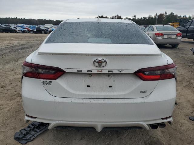 4T1G11AK9RU244071 - 2024 TOYOTA CAMRY SE NIGHT SHADE WHITE photo 6