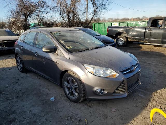 1FADP3K22EL383965 - 2014 FORD FOCUS SE SILVER photo 4