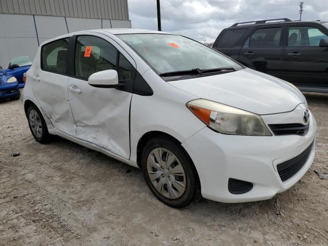 JTDKTUD33DD546379 - 2013 TOYOTA YARIS WHITE photo 4