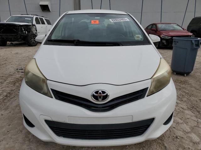 JTDKTUD33DD546379 - 2013 TOYOTA YARIS WHITE photo 5