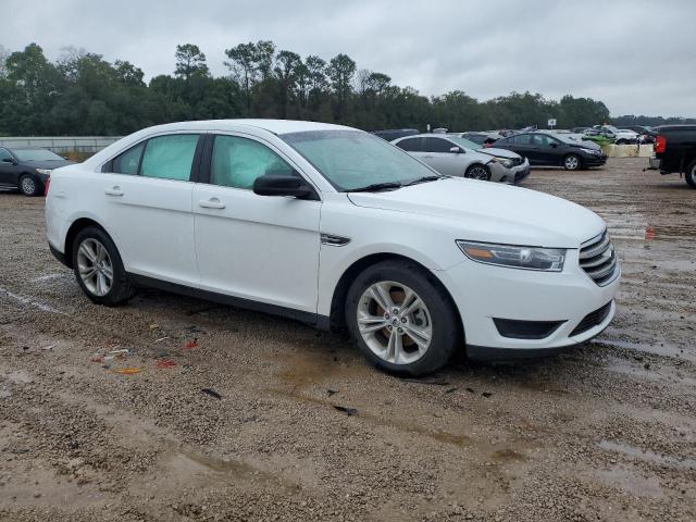 1FAHP2D82JG103736 - 2018 FORD TAURUS SE WHITE photo 4