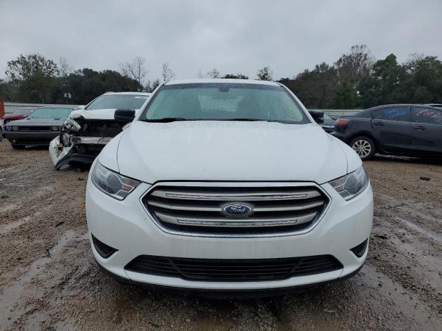 1FAHP2D82JG103736 - 2018 FORD TAURUS SE WHITE photo 5